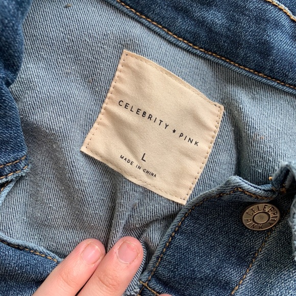 Jean jacket ! Smoke free - Picture 2 of 2